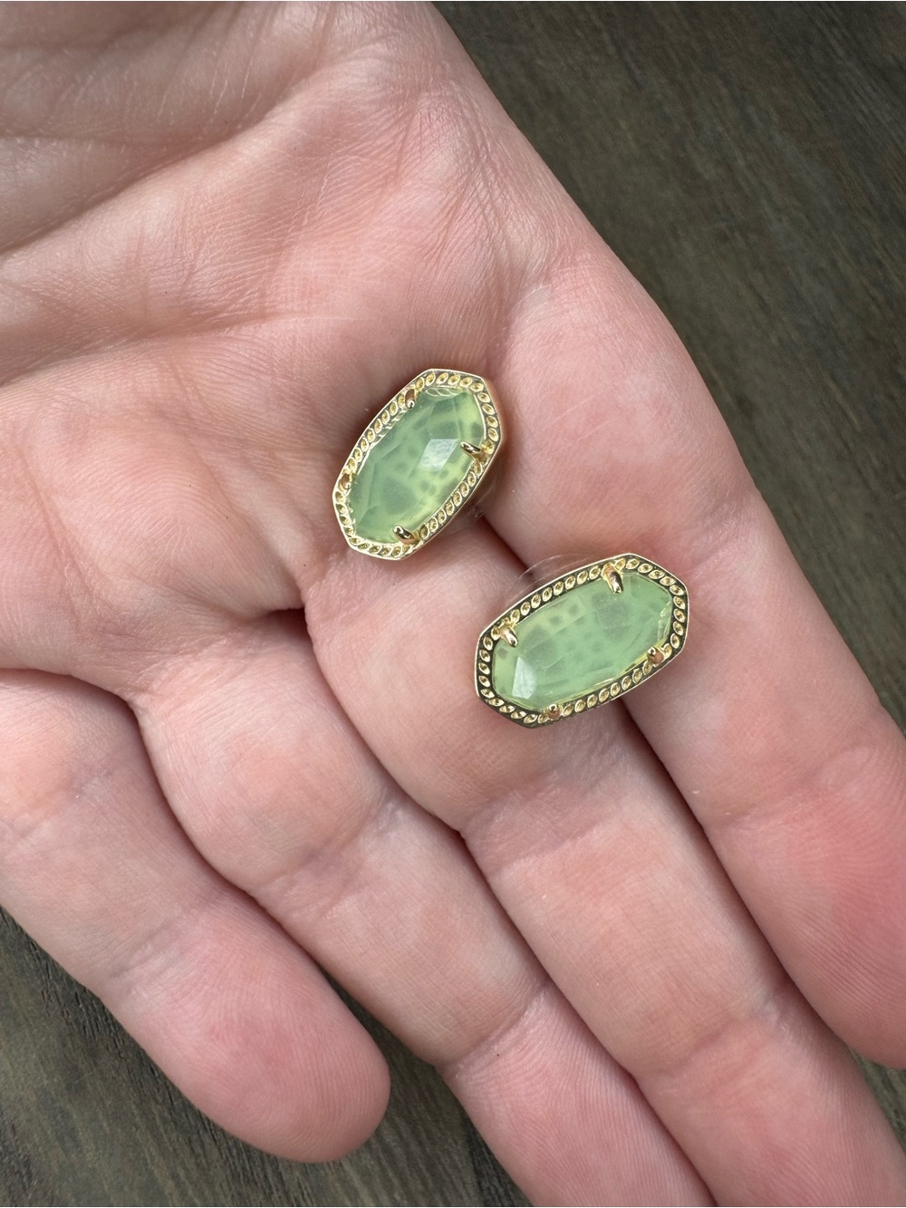 NEW Kendra Scott Gold Necklace and Stud Earrings with Pale Green Stones - Picture 4 of 5